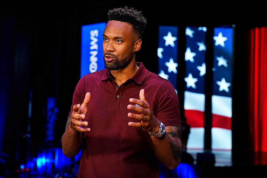 is lawrence jones still on fox news